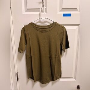 Women’s Universal Standard T-Shirt